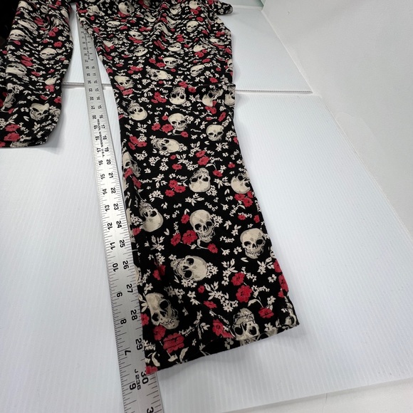 Torrid Black Skull & Floral Leggings, Full Length, Size 6 (6X) *READ* 95% Cotton - Picture 7 of 7